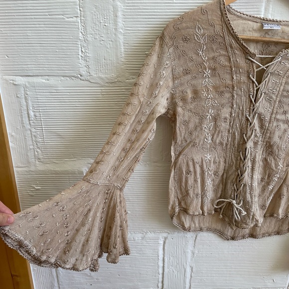 Flutter sleeve lace up blouse - Picture 2 of 7